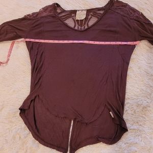 FREE PEOPLE Red Lace Long Sleeve Top with Back Slit Size Medium casual crewneck